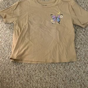 slightly cropped tee shirt with butterfly